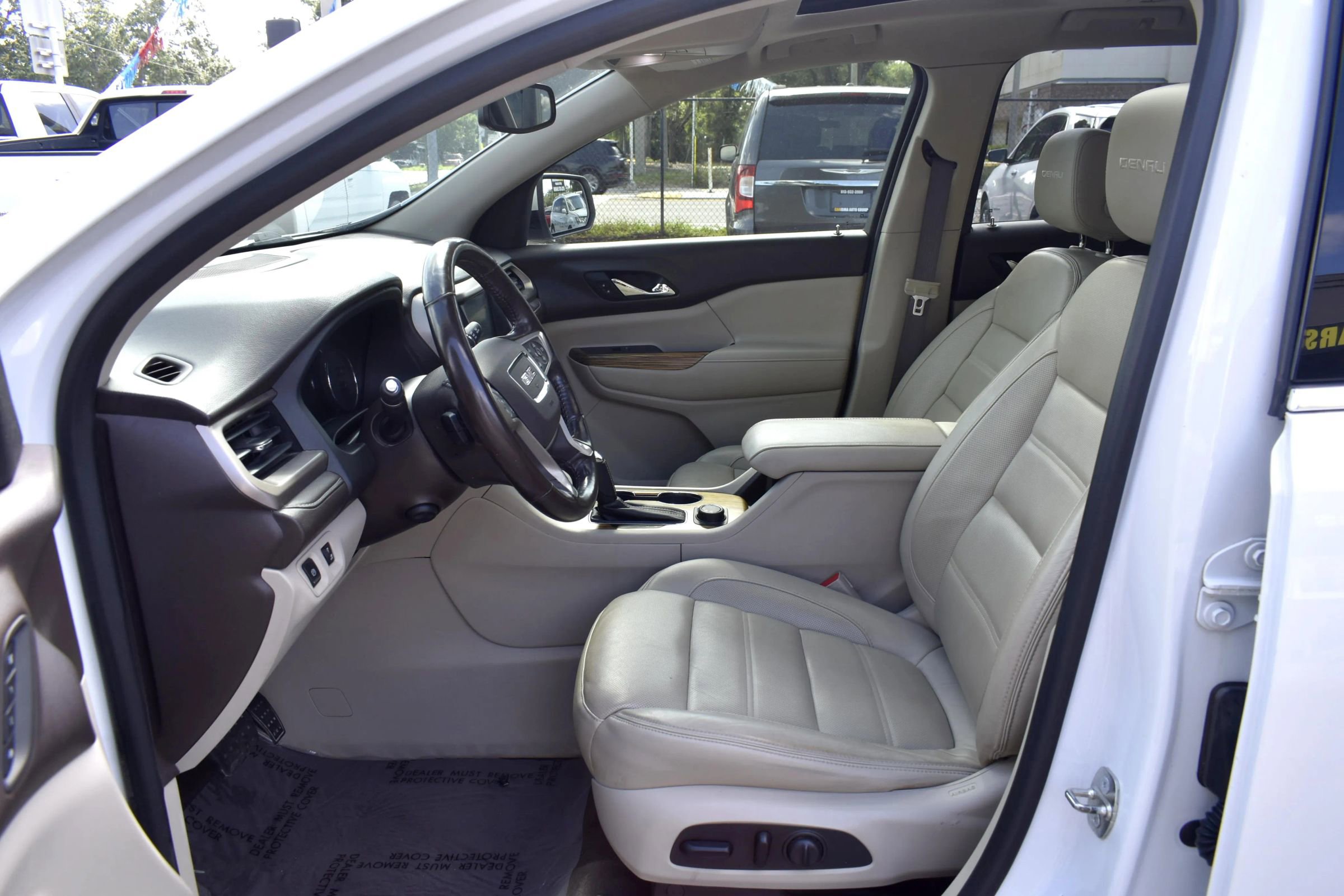 Used 2017 GMC Acadia Denali w/ Technology Package image 10