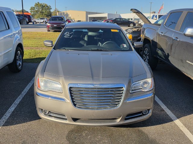 Used 2014 Chrysler 300 w/ Driver Convenience Group RWD image 2