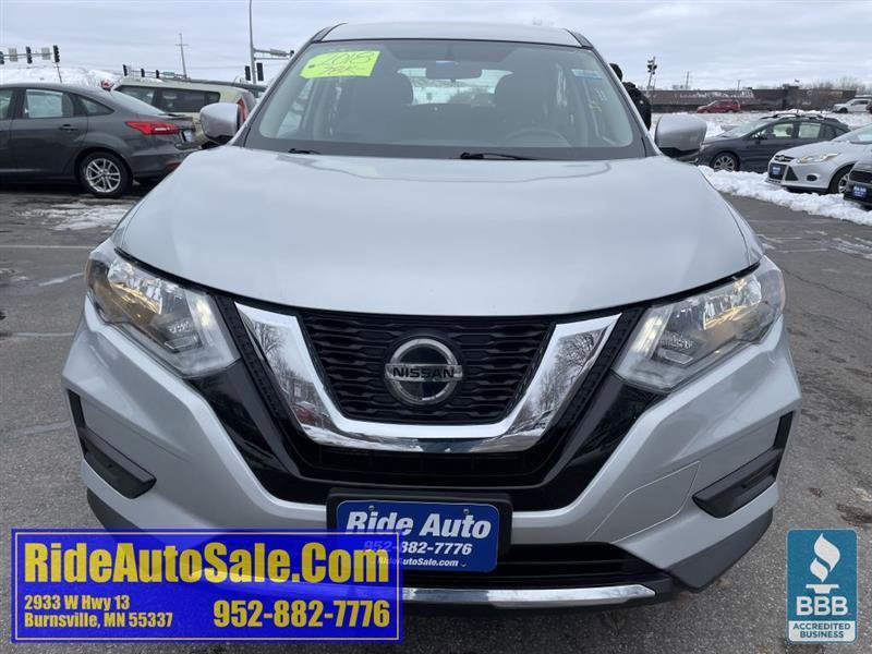 Used 2018 Nissan Rogue S image 2