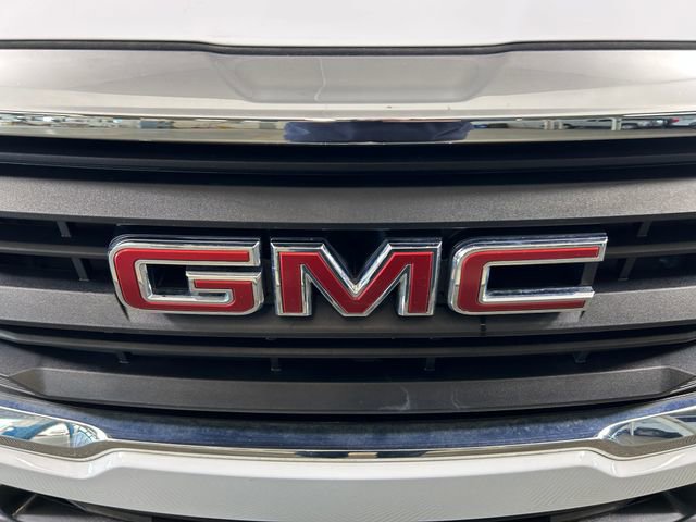 Used 2023 GMC Terrain SLE w/ Driver Convenience Package image 10