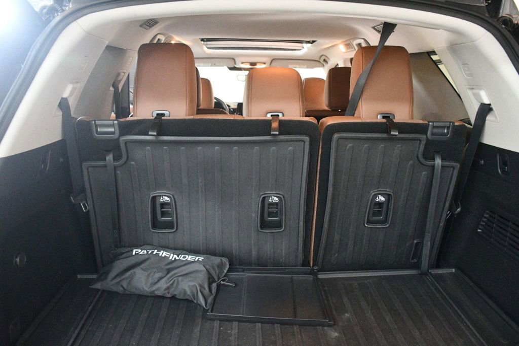 Used 2024 Nissan Pathfinder Platinum FWD image 79