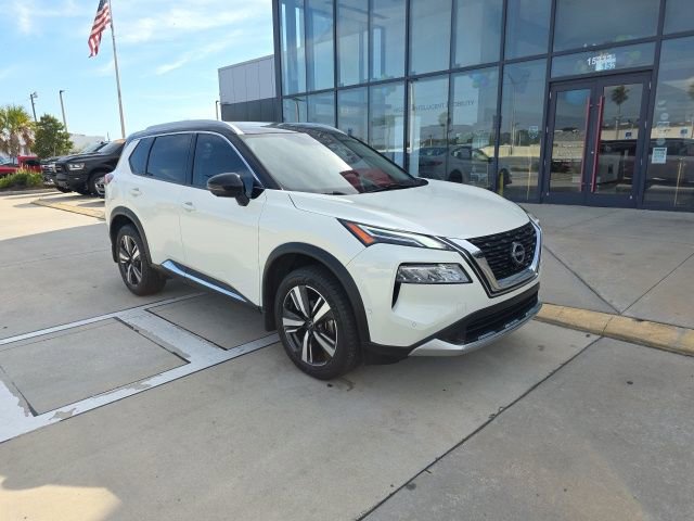 Used 2023 Nissan Rogue Platinum w/ Platinum Premium Package image 2