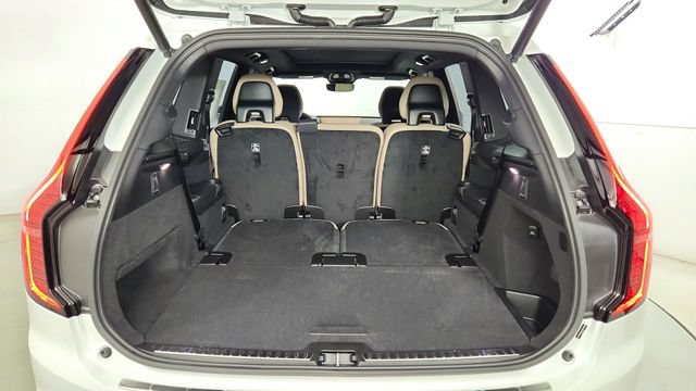 Used 2026 Volvo XC90 B6 Plus w/ Protection Package AWD/4WD image 40