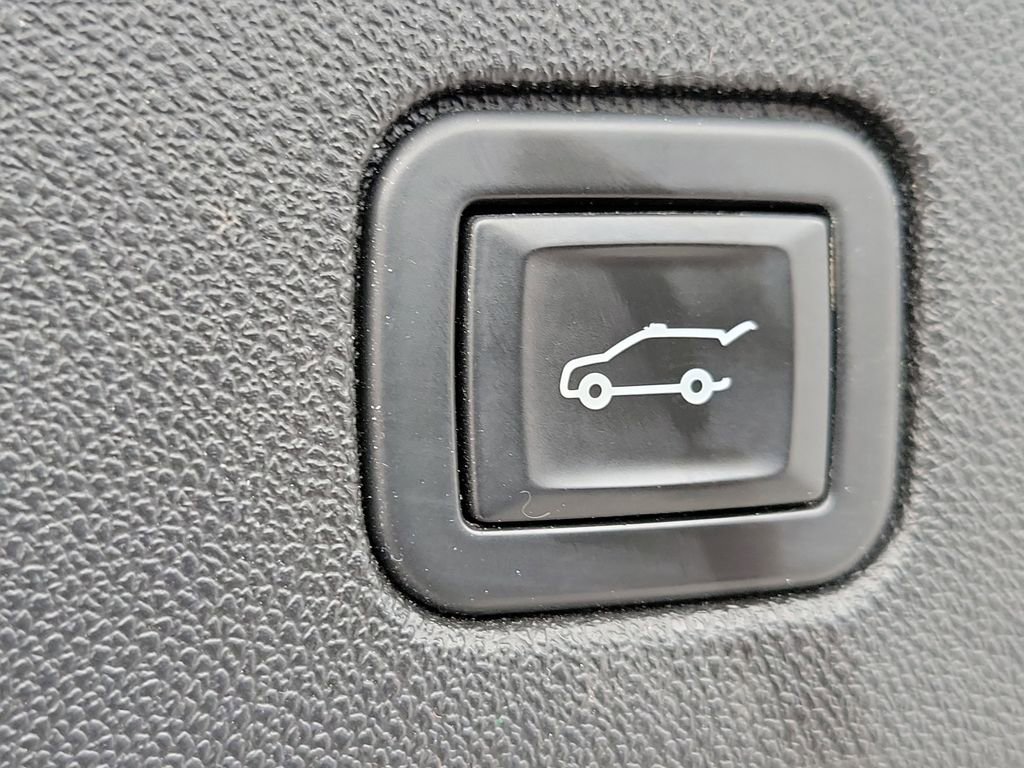 Used 2020 Chevrolet Equinox LT w/ Driver Convenience Package image 30