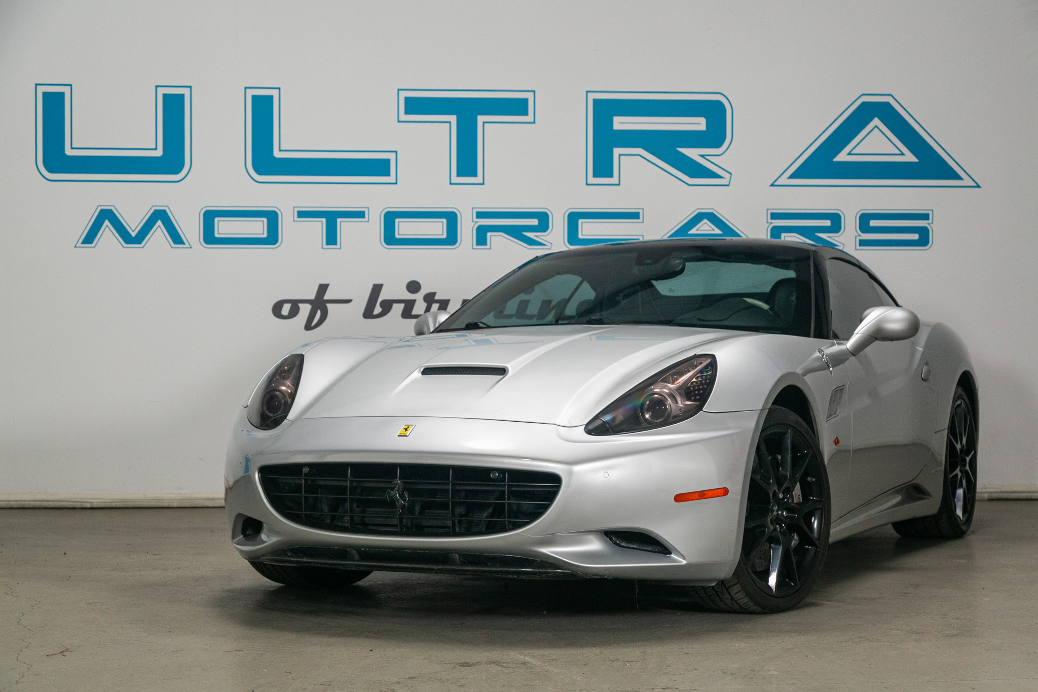 Used 2012 Ferrari California image 9