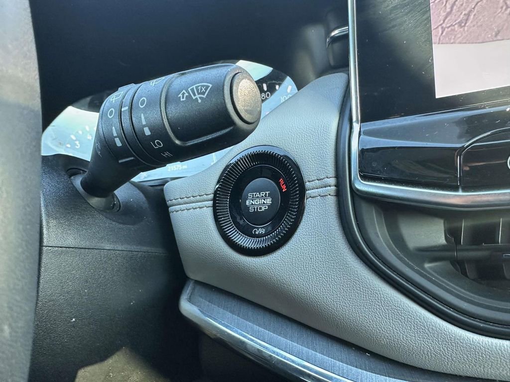 Used 2024 Jeep Compass Limited image 31