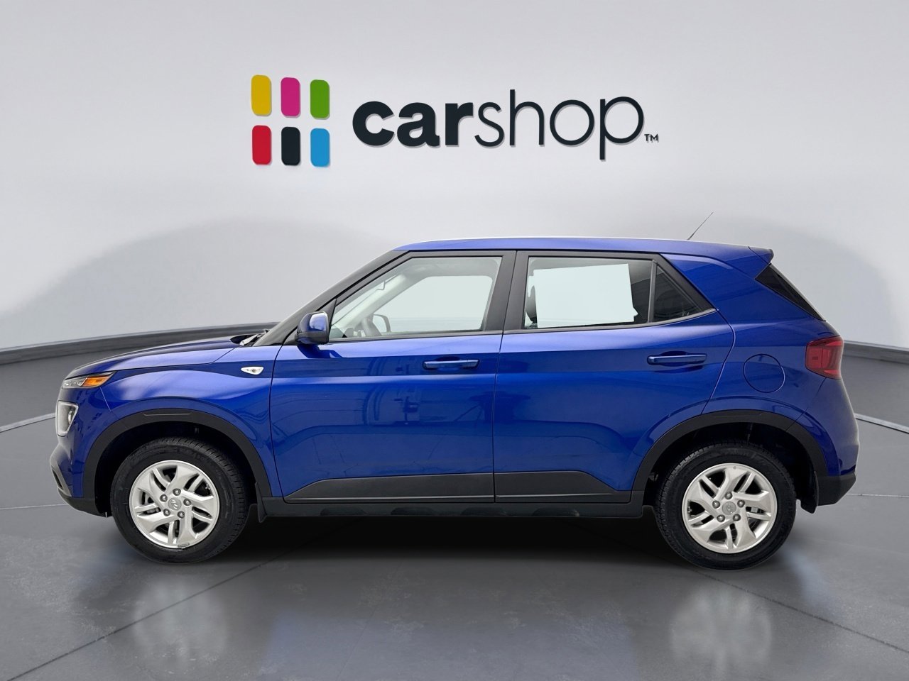 Used 2025 Hyundai Venue SE image 2