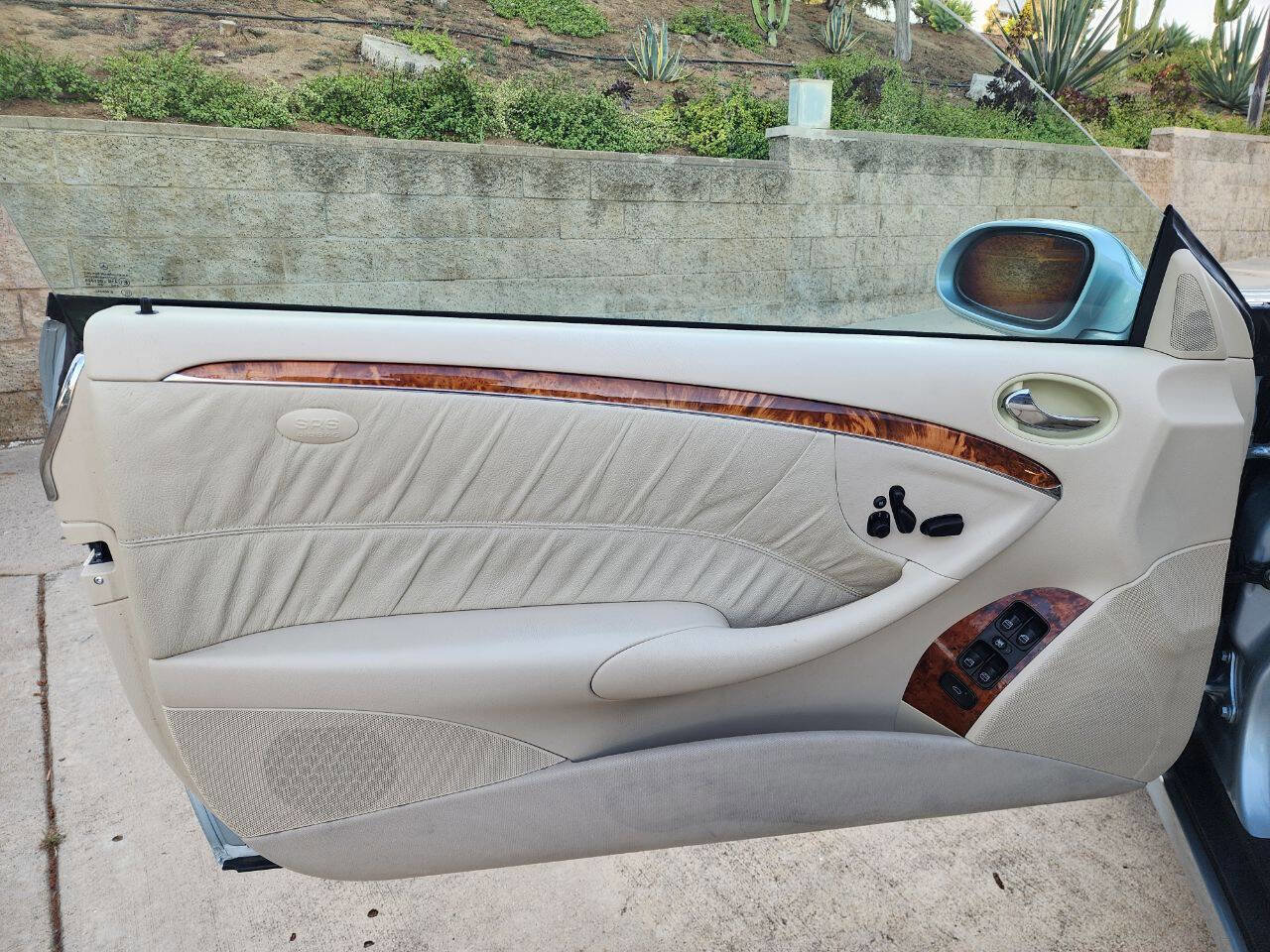 Used 2005 Mercedes-Benz CLK 320 Coupe image 34