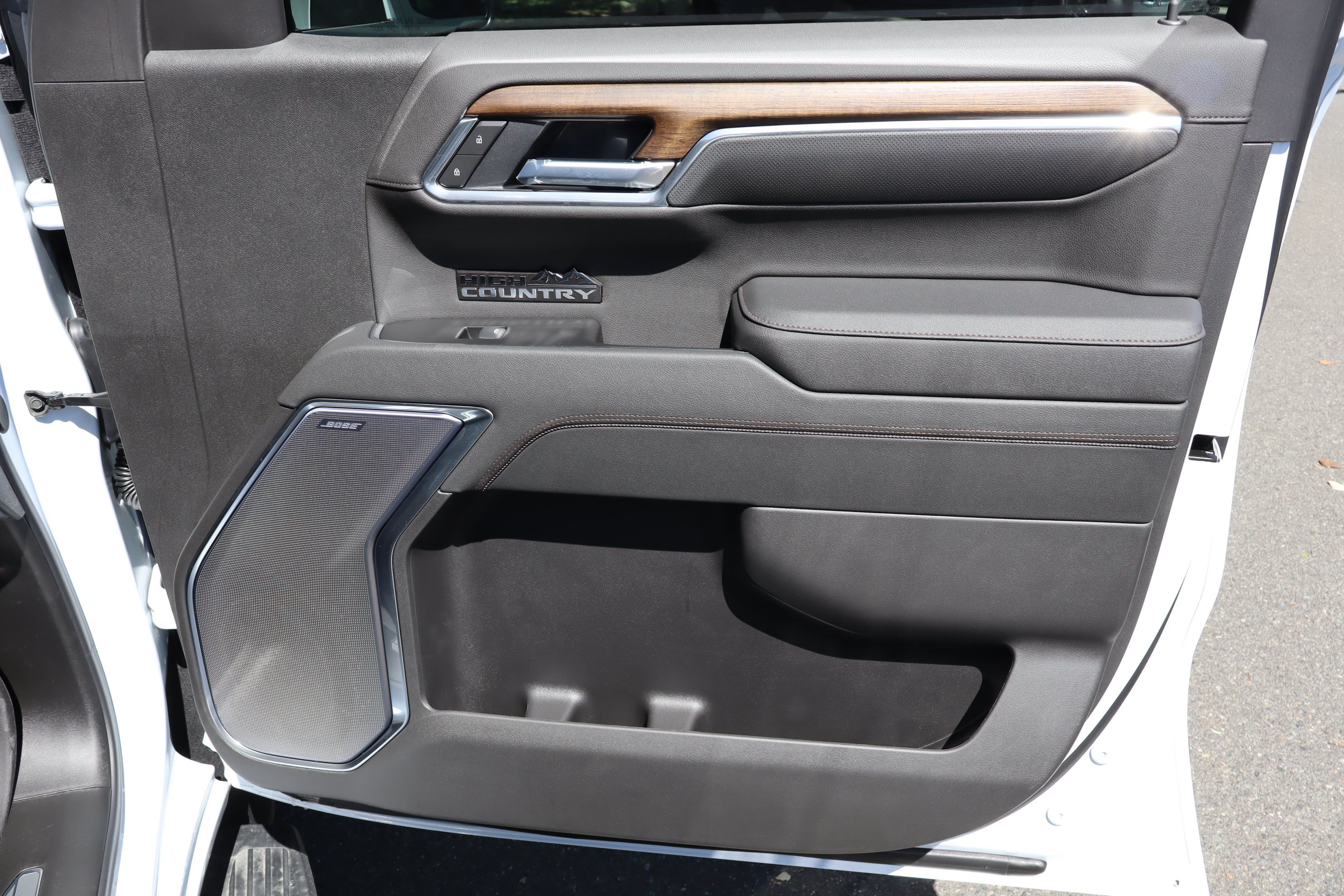 New 2026 Chevrolet Silverado 1500 High Country w/ High Country Premium Package AWD/4WD image 23