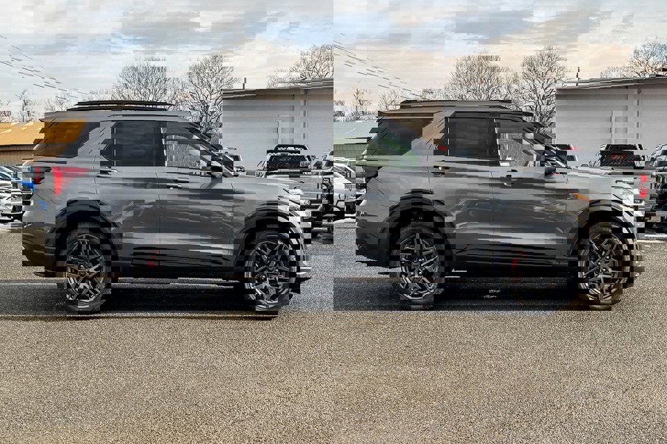 New 2026 Ford Explorer ST image 9