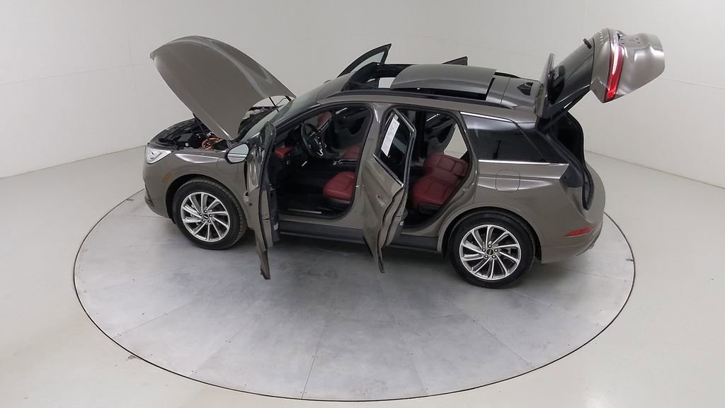 Used 2025 Lincoln Corsair Grand Touring w/ Towing Package image 54