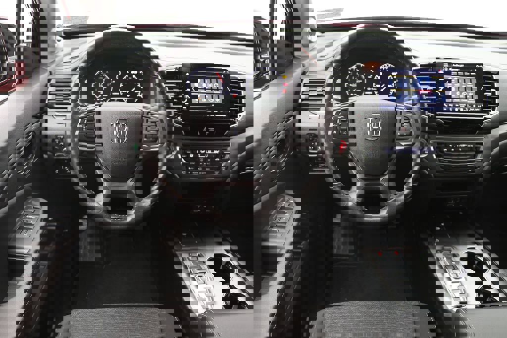 Used 2025 Honda Ridgeline Sport image 14