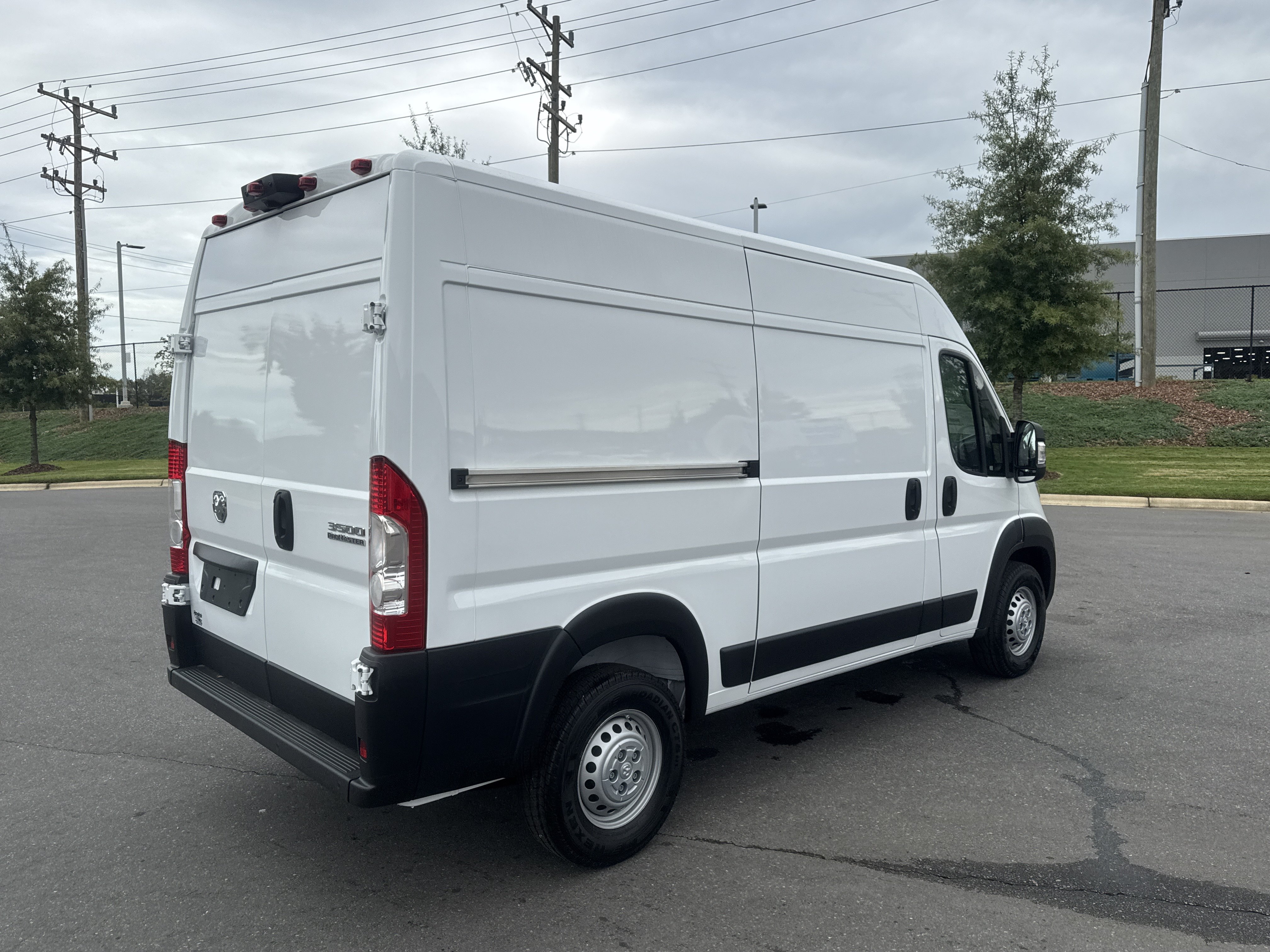 New 2025 RAM ProMaster 3500 w/ Premium Convenience Group FWD image 12