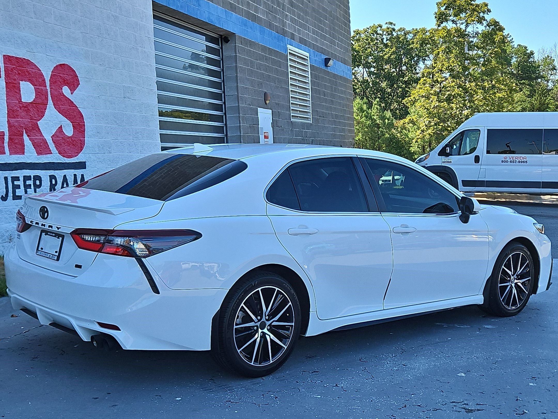 Used 2023 Toyota Camry SE w/ Convenience Package FWD image 7