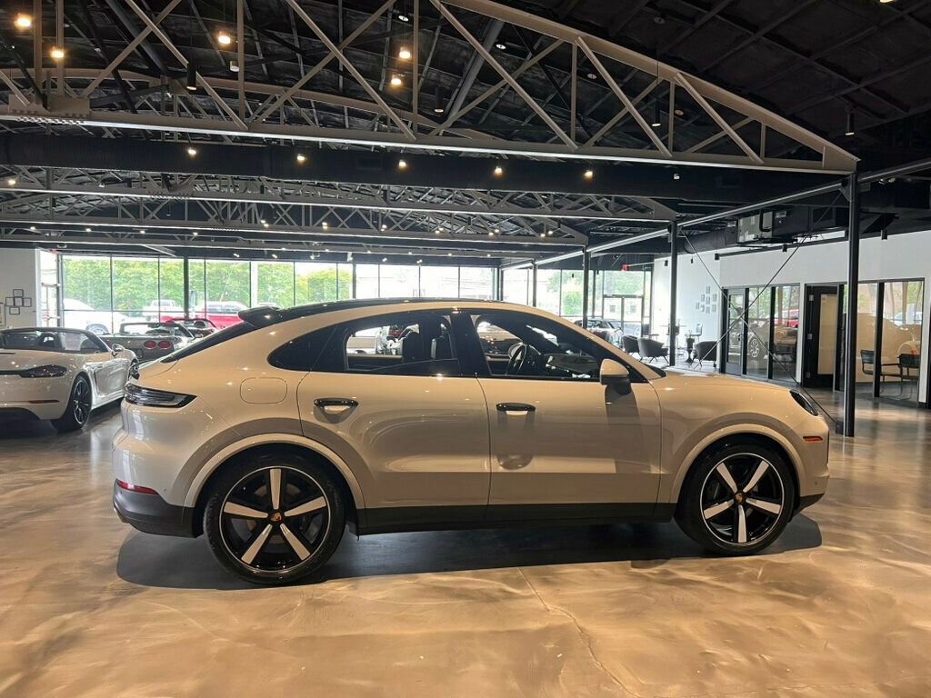 Used 2024 Porsche Cayenne Coupe AWD/4WD image 6