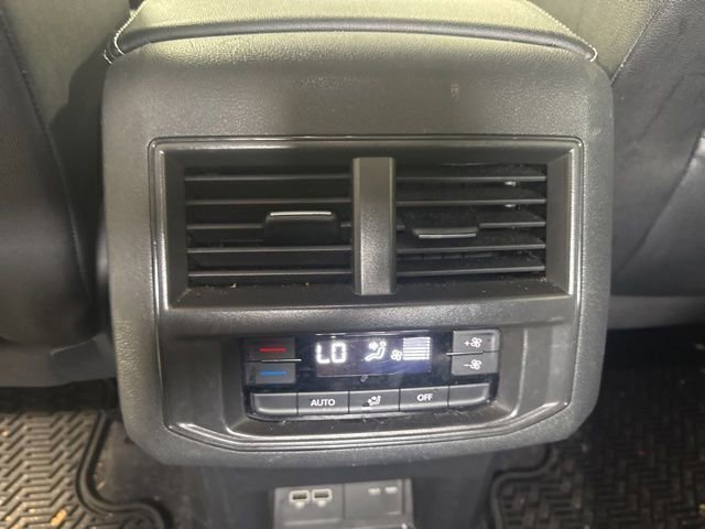 Used 2021 Volkswagen Atlas SE w/ Towing Package FWD image 20