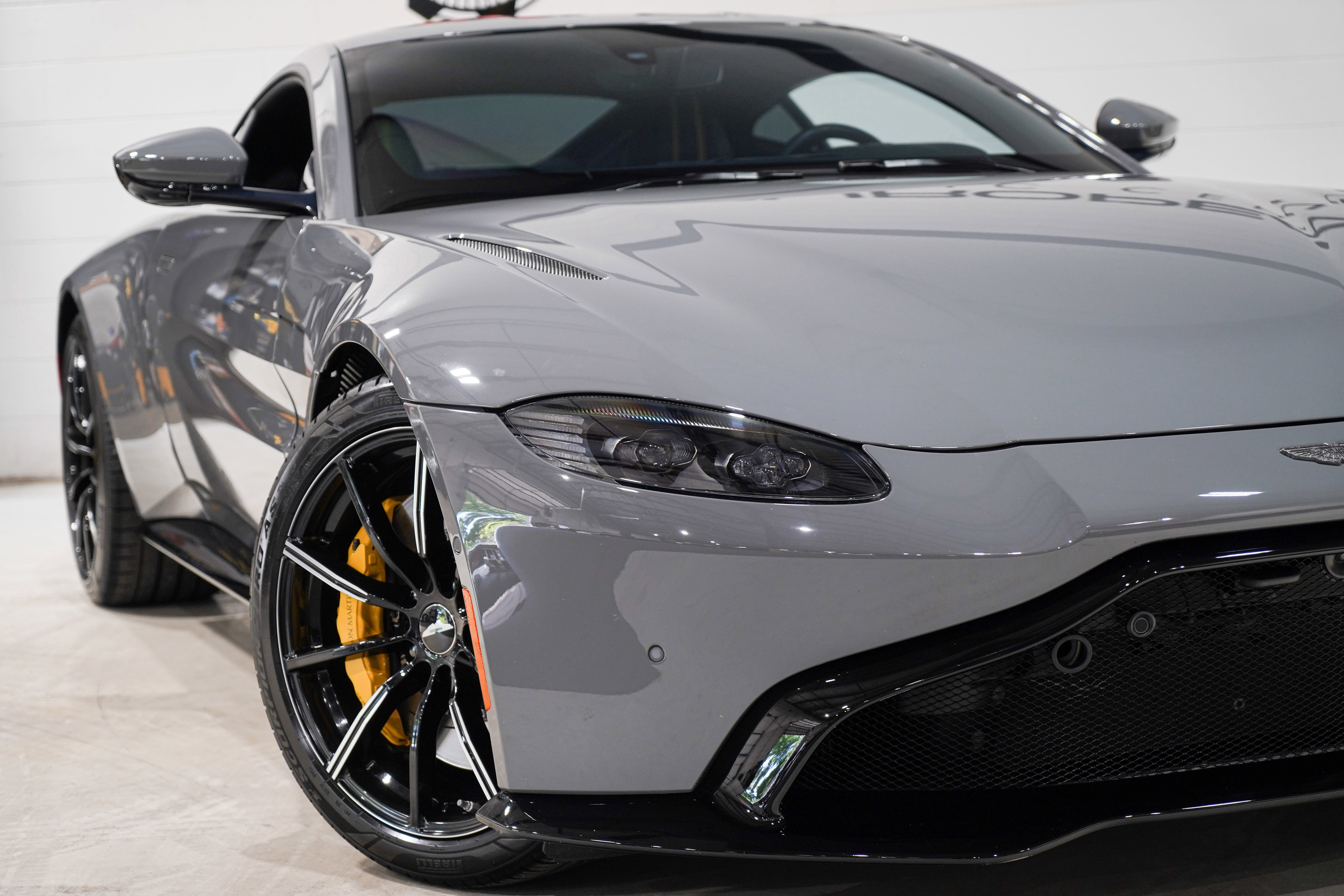 Used 2020 Aston Martin V8 Vantage Coupe RWD image 26
