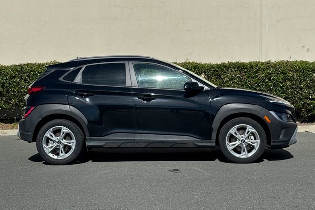 Used 2023 Hyundai Kona SEL image 3