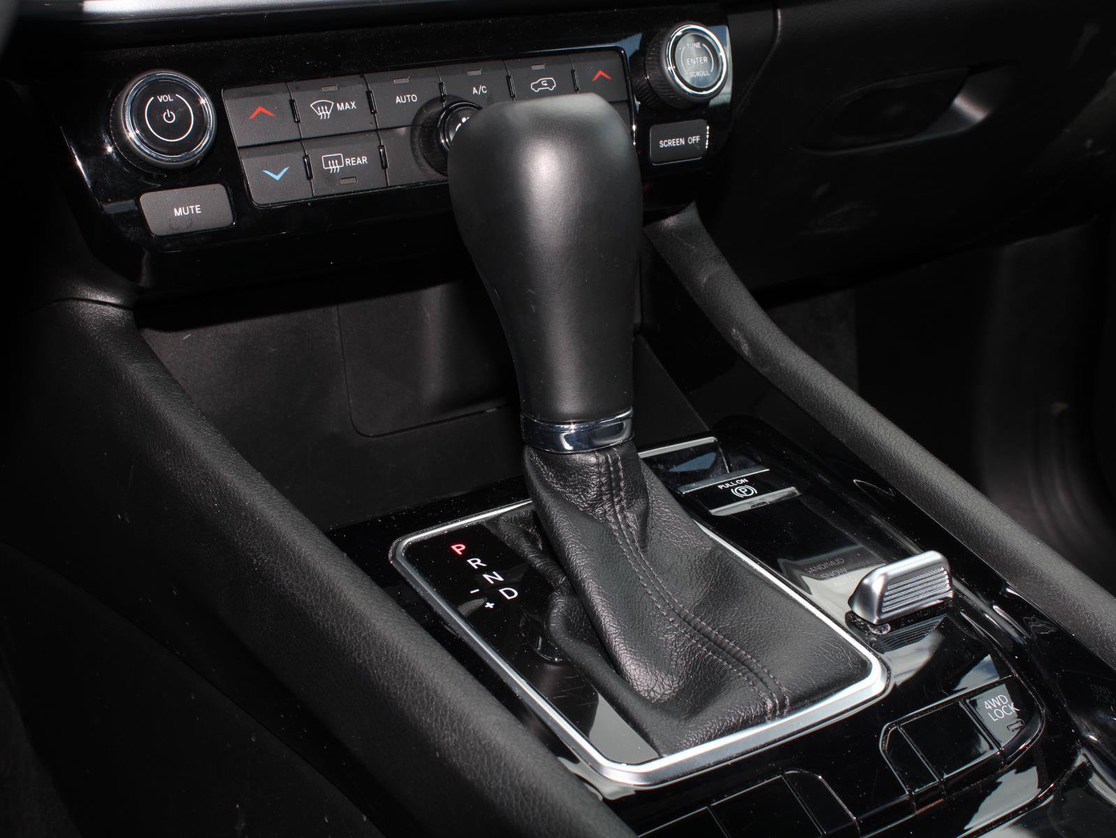 Used 2025 Jeep Compass Limited AWD/4WD image 14