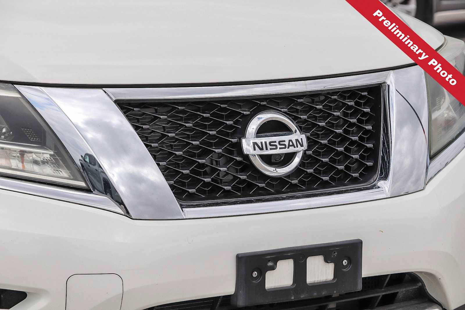 Used 2013 Nissan Pathfinder Platinum FWD image 5