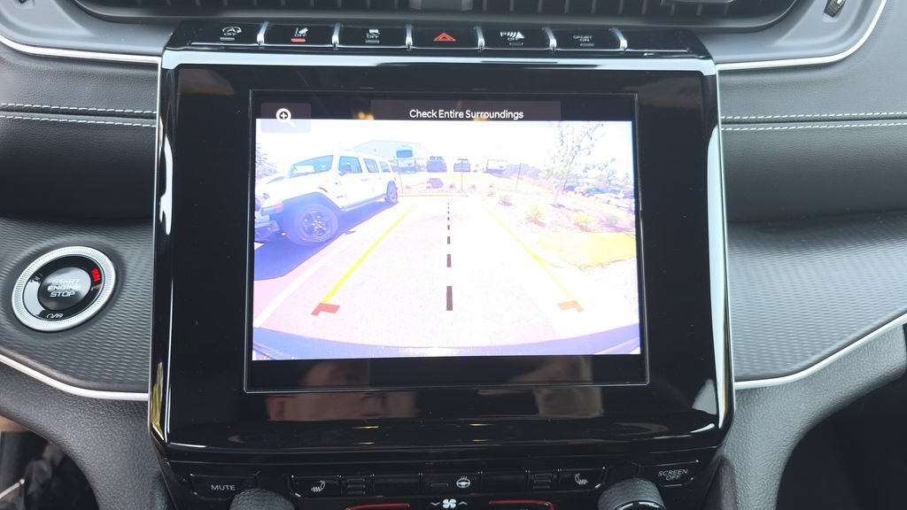Used 2024 Jeep Grand Cherokee Altitude RWD image 19