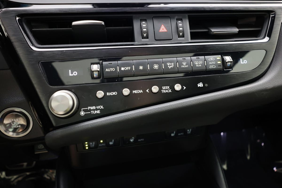 Used 2023 Lexus ES 350 F Sport w/ Accessory Package (Z2) FWD image 30
