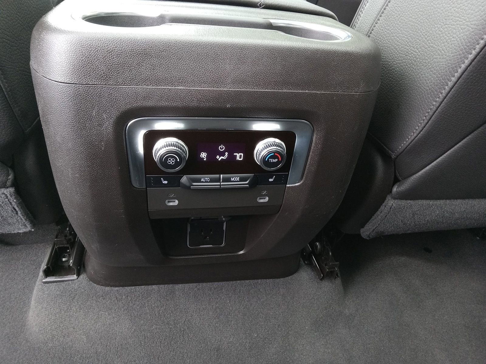 Used 2021 GMC Yukon Denali w/ LPO, Illumination Package image 27