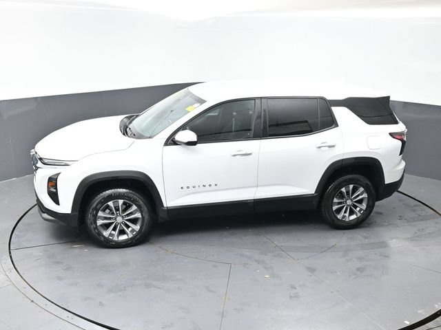 Used 2025 Chevrolet Equinox LT AWD/4WD image 45