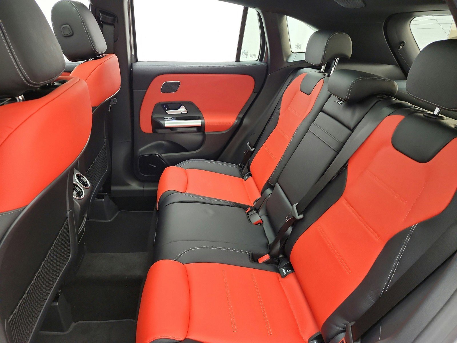 New 2026 Mercedes-Benz GLA 35 AMG 4MATIC image 11
