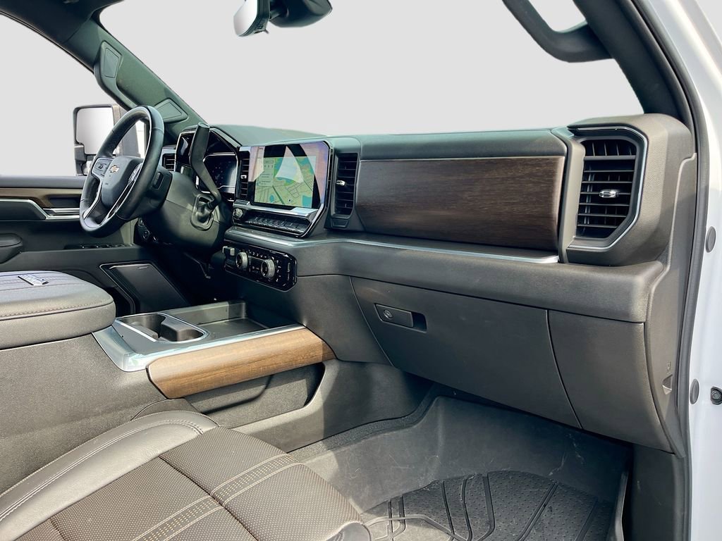 Used 2025 Chevrolet Silverado 2500 High Country w/ Technology Package image 30