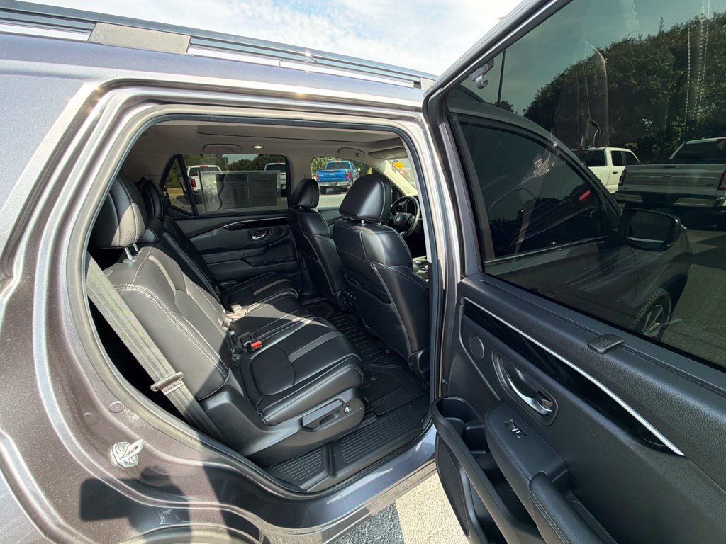 Used 2025 Honda Pilot Touring image 39