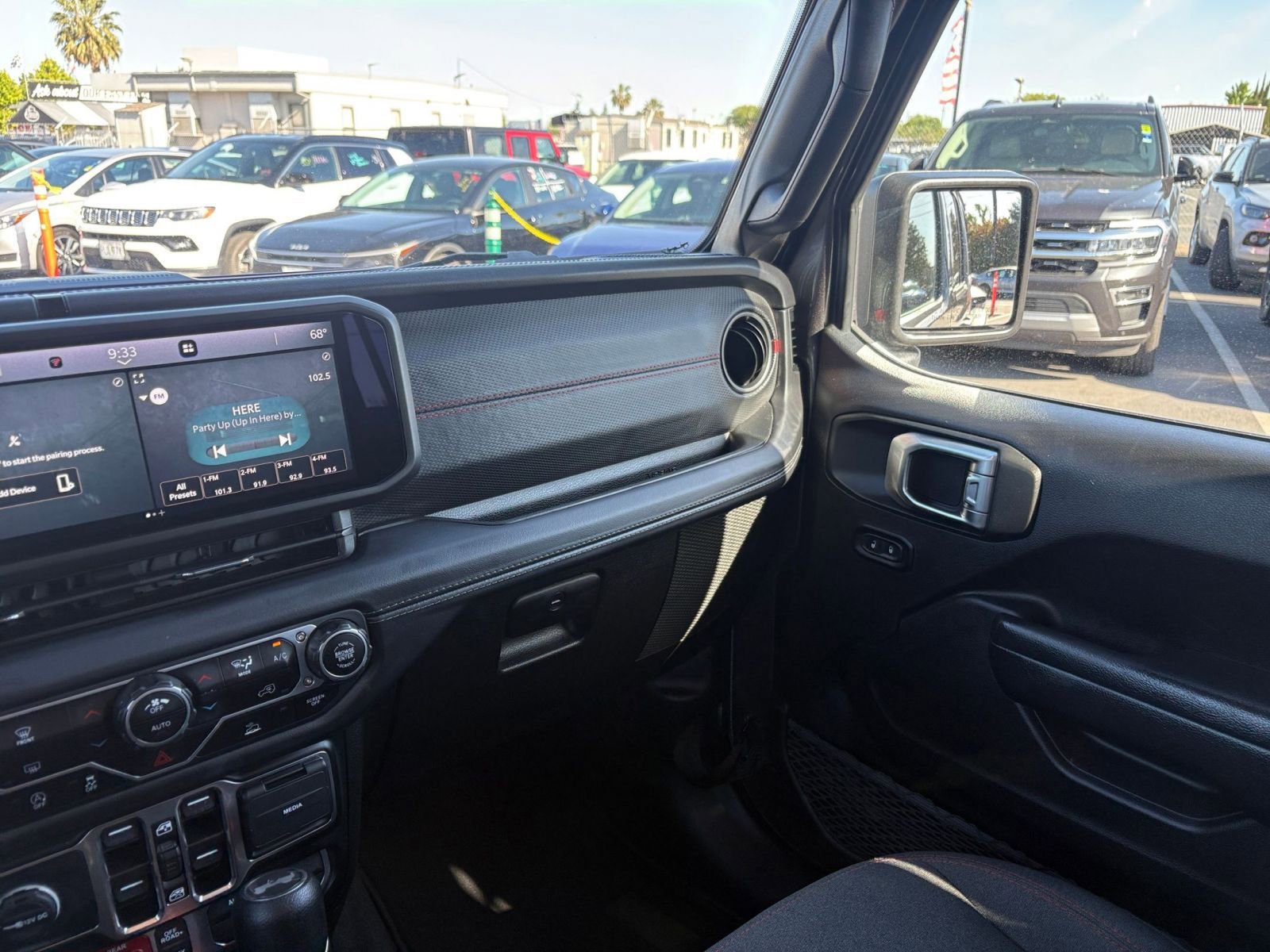 Used 2025 Jeep Wrangler Unlimited Rubicon image 34