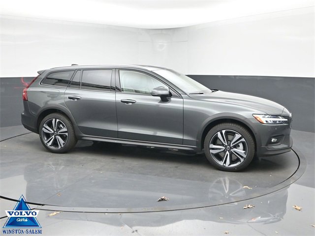 New 2026 Volvo V60 B5 Cross Country Plus w/ Protection Package Premier