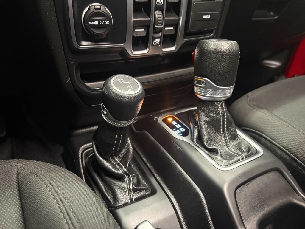 Used 2019 Jeep Wrangler Unlimited Sahara w/ Safety Group AWD/4WD image 39