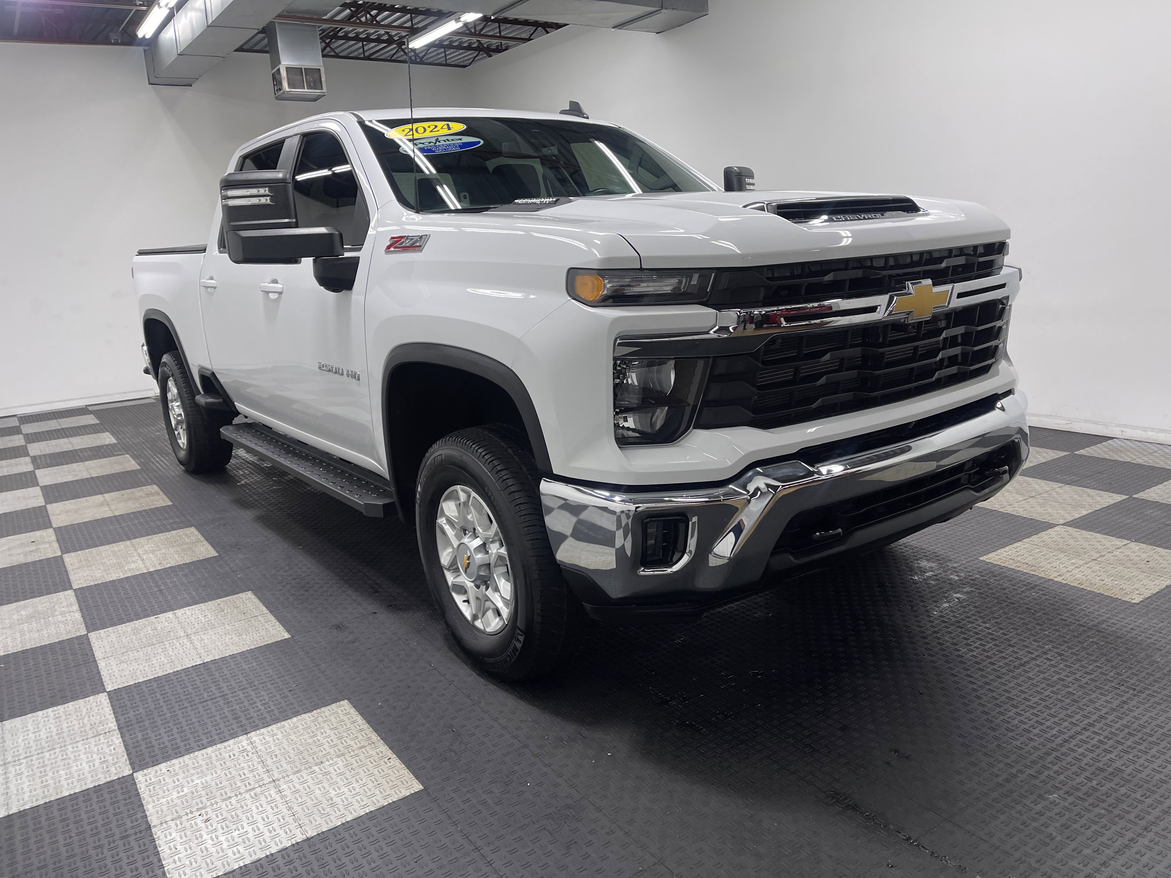 Used 2024 Chevrolet Silverado 2500 LT image 6
