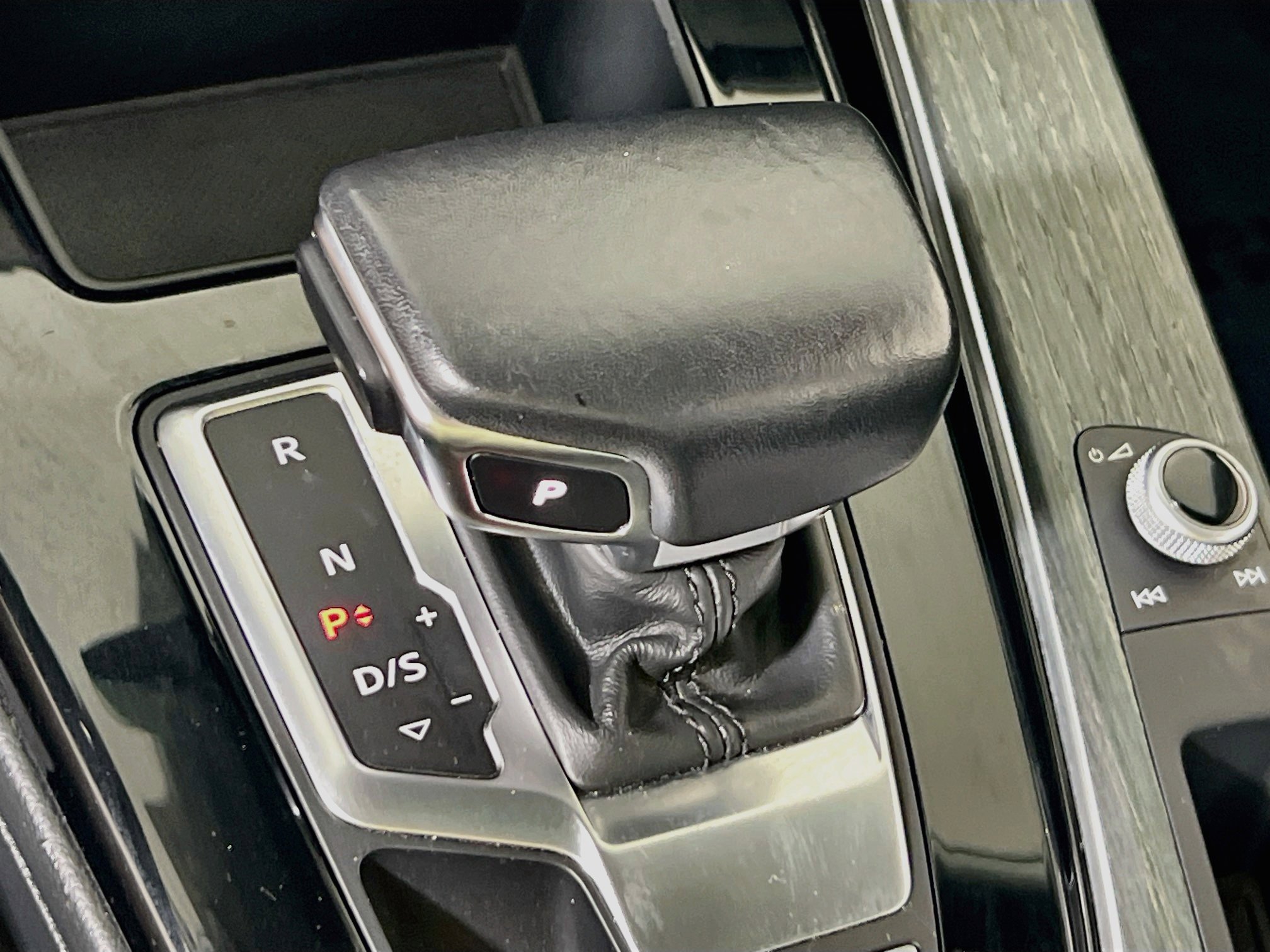 Used 2021 Audi A4 2.0T Premium w/ Convenience Package AWD/4WD image 20