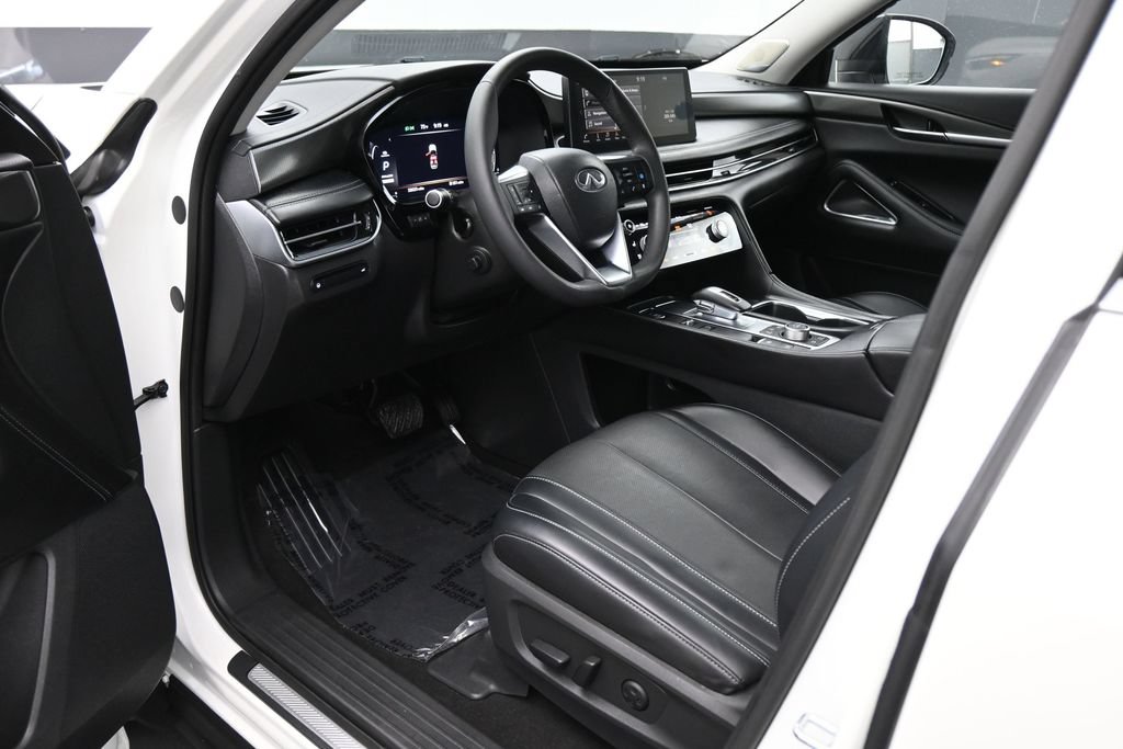 Used 2023 INFINITI QX60 Luxe w/ Performance Audio Package FWD image 2