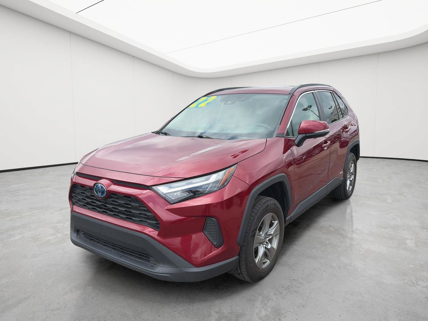Used 2022 Toyota RAV4 XLE w/ Convenience Package AWD/4WD image 2