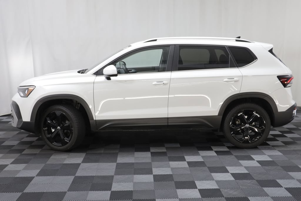 Used 2025 Volkswagen Taos SEL w/ Black Wheel Plus Package AWD/4WD image 4