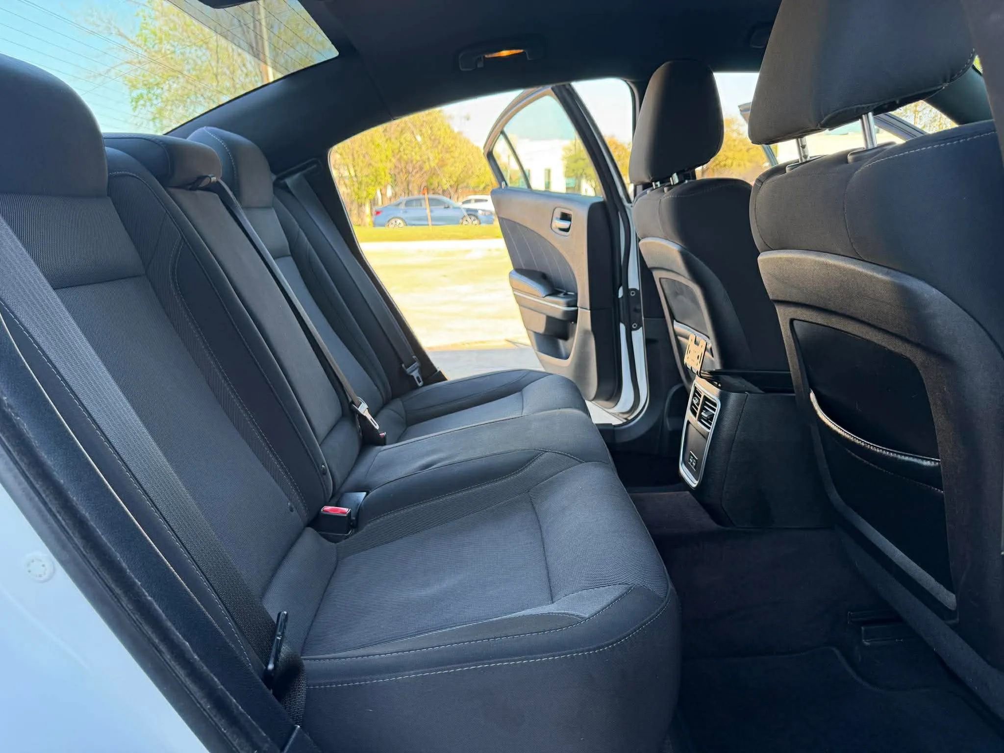 Used 2016 Dodge Charger SXT image 24