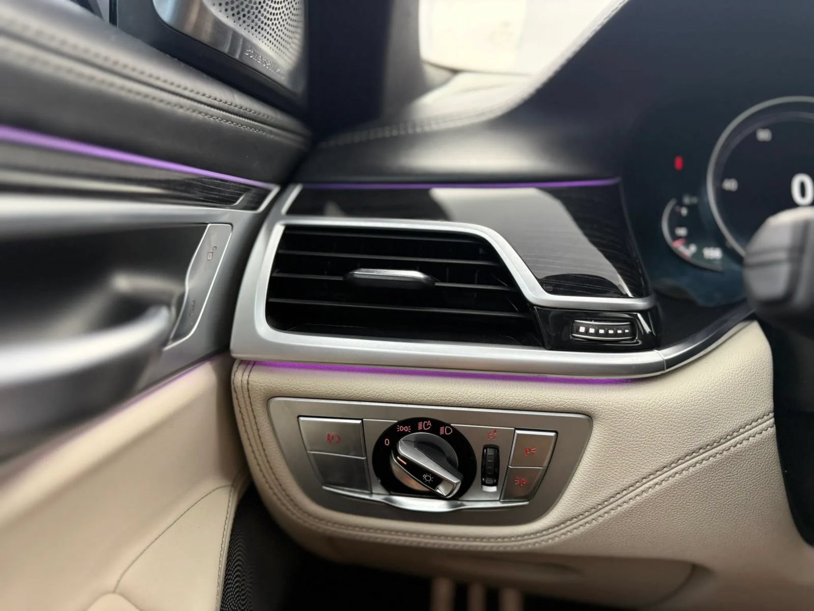 Used 2019 BMW 750i xDrive w/ Executive Package AWD/4WD image 48