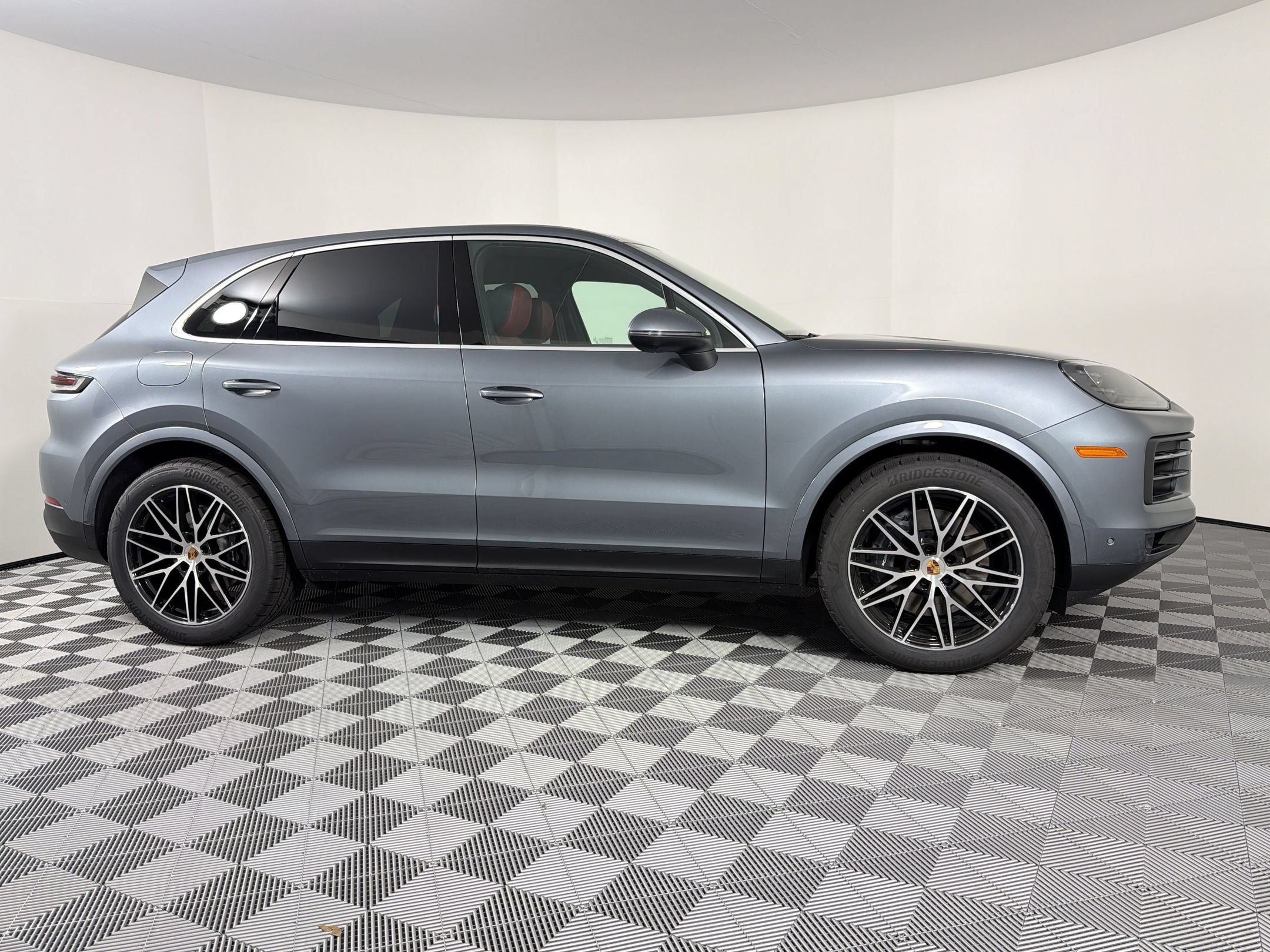Certified 2026 Porsche Cayenne AWD/4WD image 11