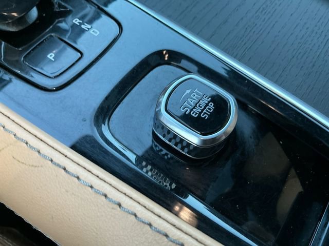 Used 2024 Volvo XC90 B6 Ultimate w/ Protection Package image 20