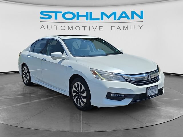 Used 2017 Honda Accord Touring image 3