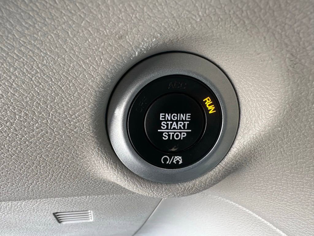 Used 2023 Chrysler Pacifica Touring-L FWD image 20