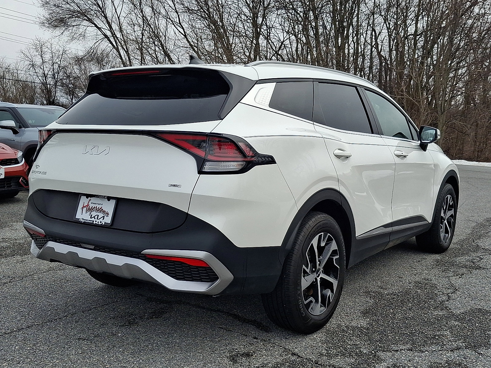 Used 2025 Kia Sportage EX image 6