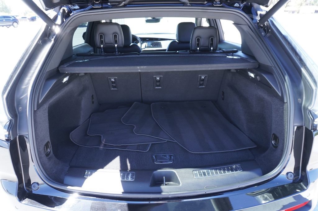 Used 2022 Cadillac XT4 Sport w/ Enhanced Visibility Package image 8