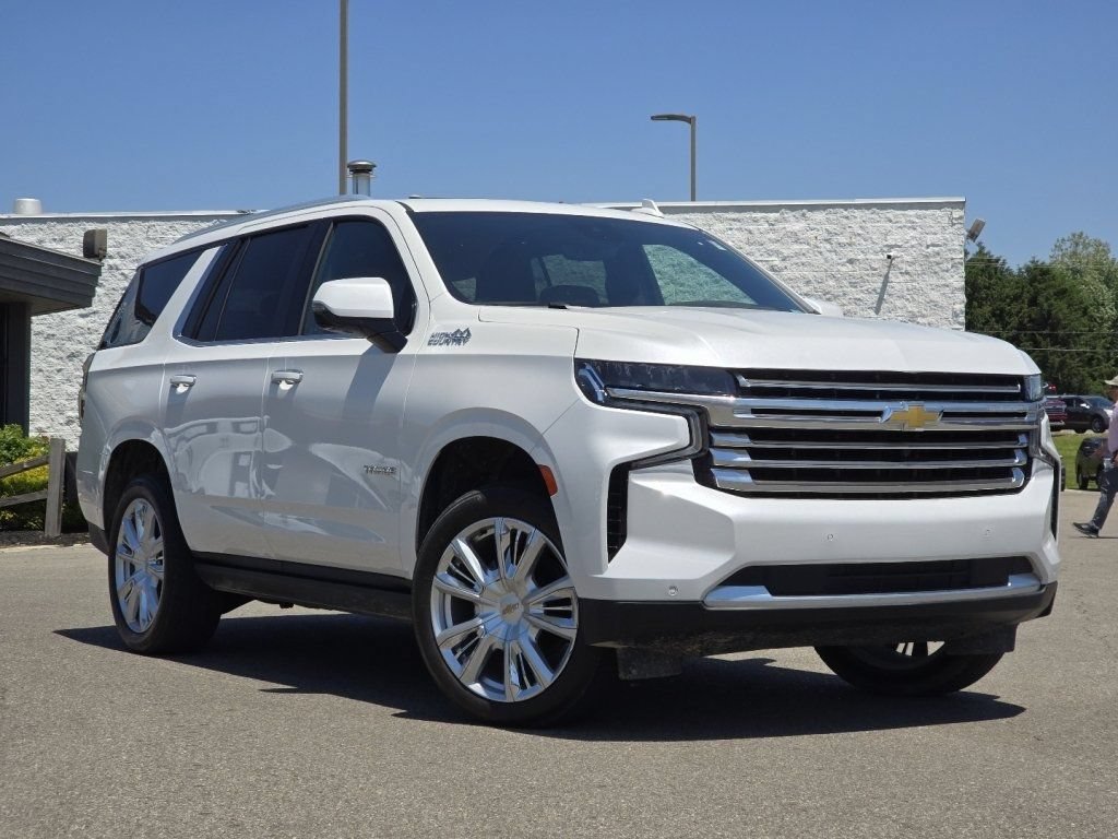 Used 2024 Chevrolet Tahoe High Country AWD/4WD image 2