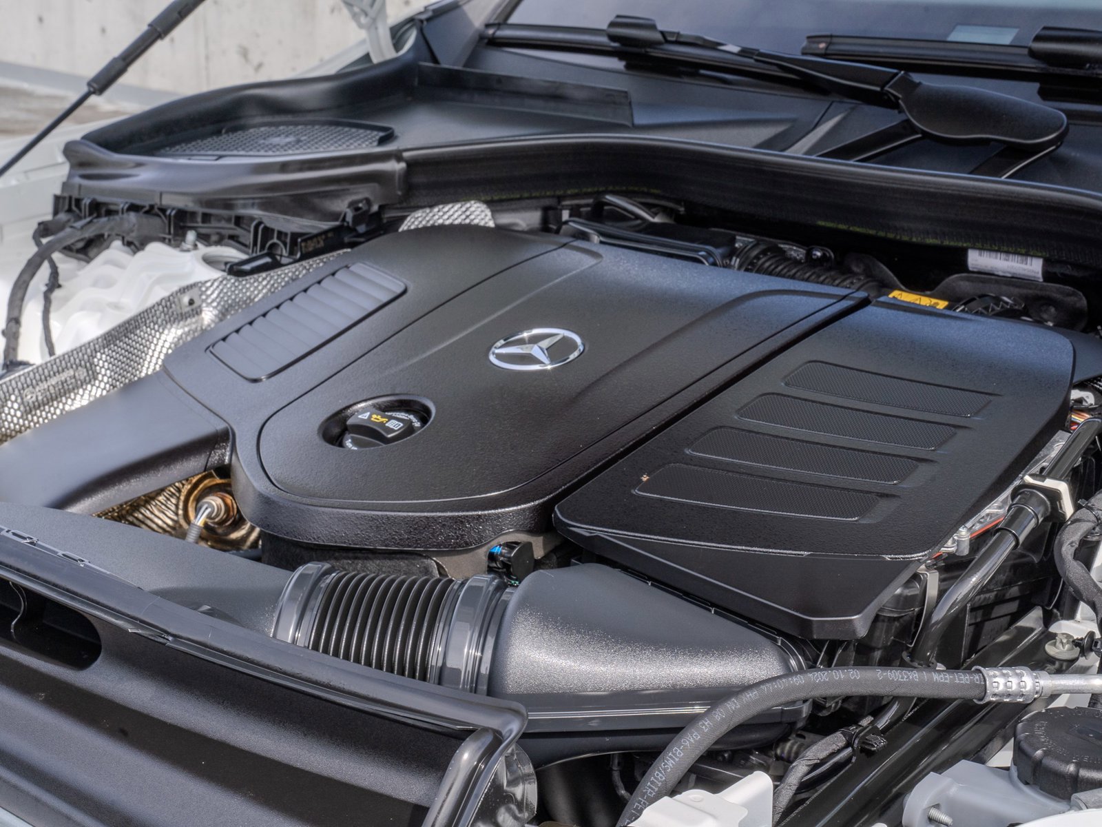 Certified 2025 Mercedes-Benz GLC 300 4MATIC image 30