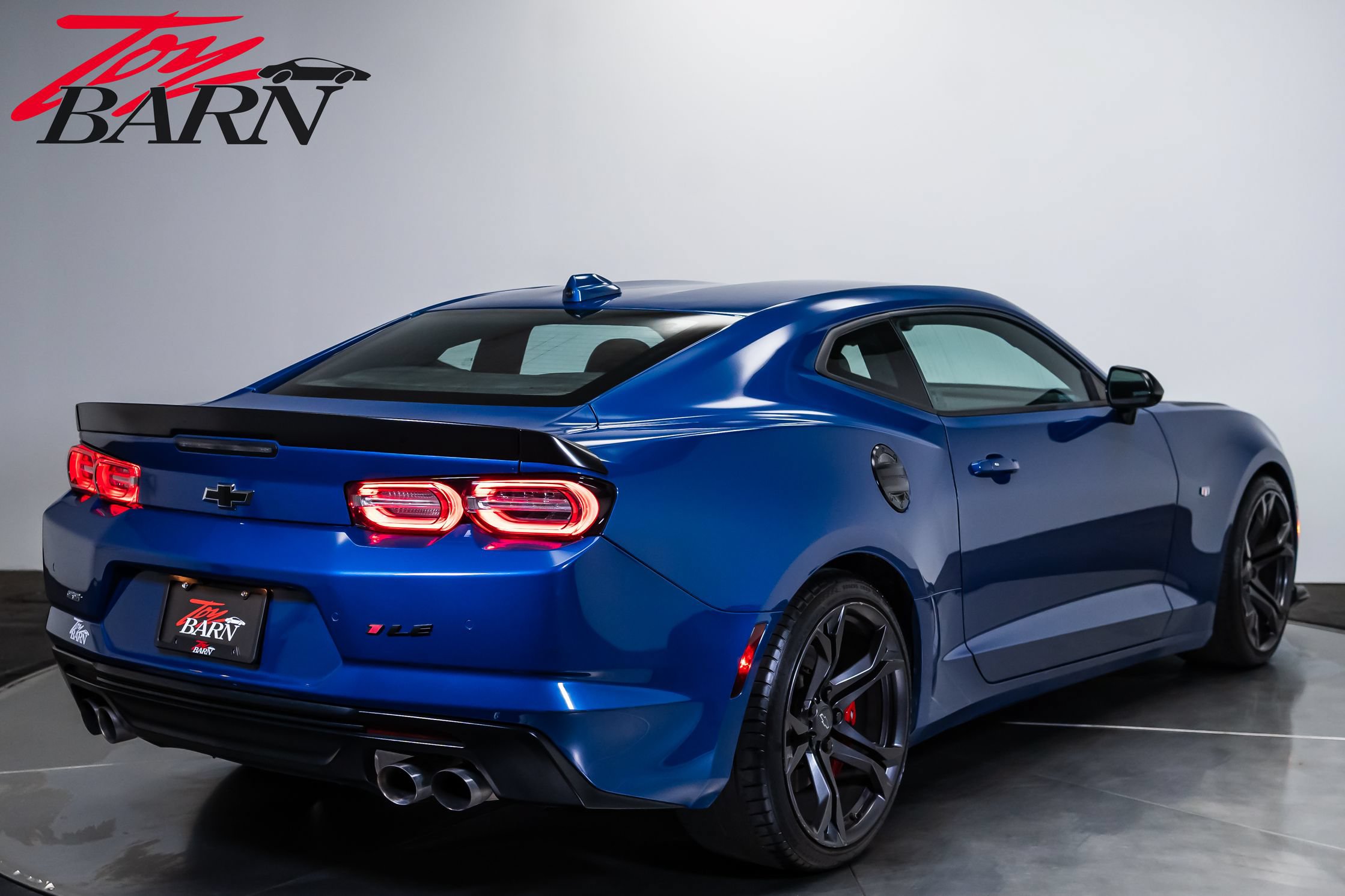 Used 2021 Chevrolet Camaro SS RWD image 5